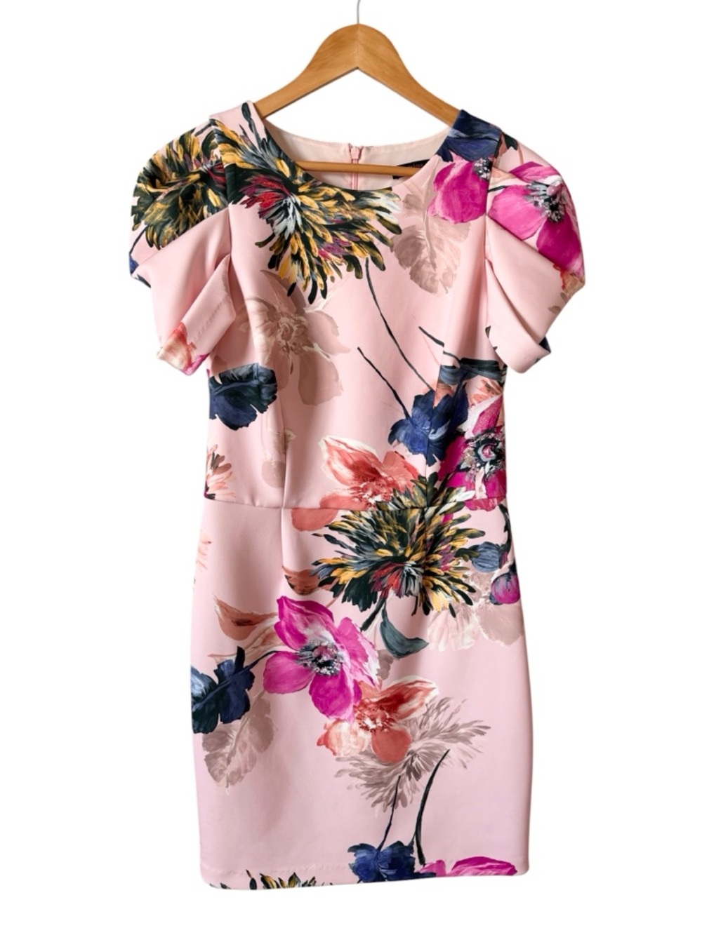 Trina Turk Pink Floral Sheath Dress Size 8 NWOT Short Sleeve Lined Stretch